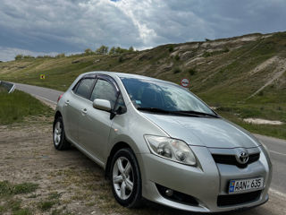 Toyota Auris foto 1