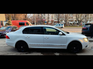 Skoda Superb foto 2