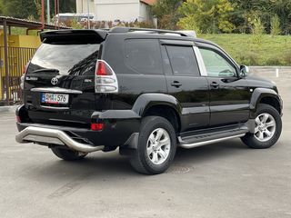 Toyota Land Cruiser Prado foto 4