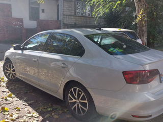 Volkswagen Jetta foto 2