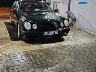 Mercedes E-Class foto 8