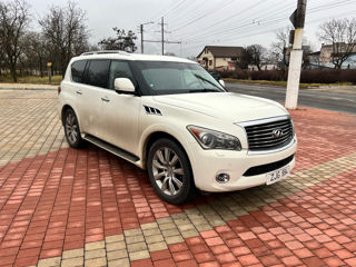 Infiniti QX56 foto 2