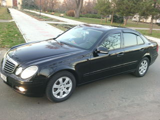 Mercedes E Class foto 2