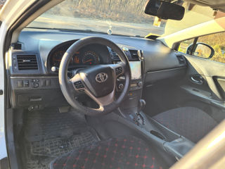 Toyota Avensis foto 6