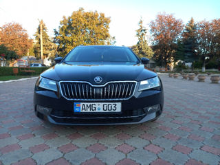 Skoda Superb foto 2