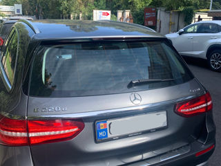 Mercedes E-Class Wagon foto 3