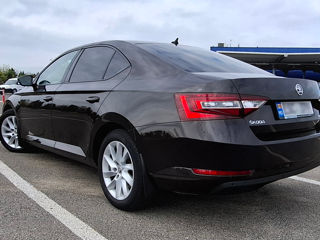 Skoda Superb foto 3