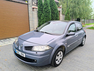 Renault Megane foto 2