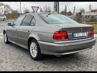 BMW 5 Series foto 4