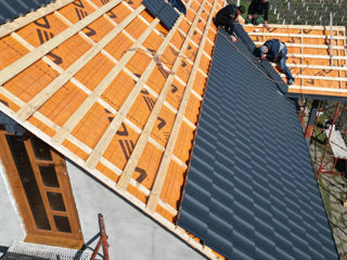Economisește timp și bani cu montajul nostru eficient de acoperișuri