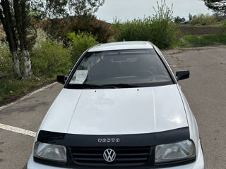 Volkswagen Vento foto 5