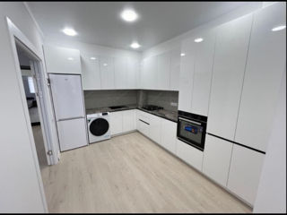 Apartament cu 2 camere, 80 m², Telecentru, Chișinău foto 3