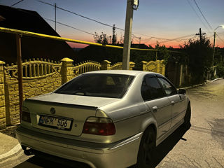 BMW 5 Series foto 2