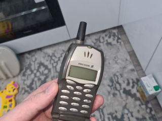 Ericsson t20s la detalii. 100 lei.