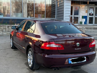 Skoda Superb foto 2