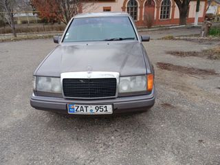 Mercedes E-Class foto 3