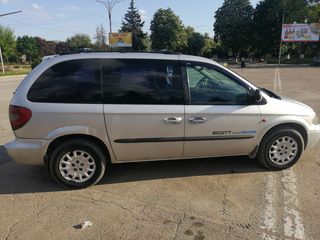 Chrysler Voyager foto 4