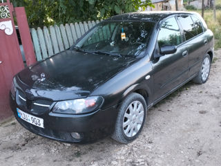 Nissan Almera foto 1