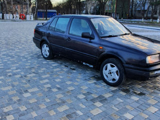 Volkswagen Vento foto 3