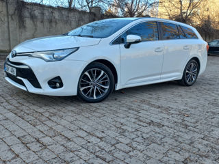 Toyota Avensis foto 16