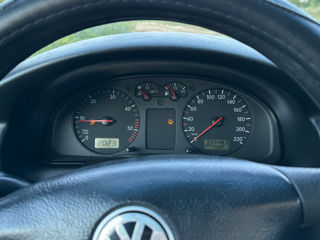 Volkswagen Passat foto 4