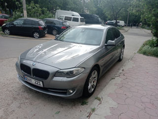 BMW 5 Series foto 2