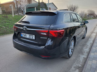 Toyota Avensis foto 4