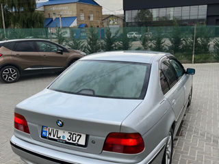 BMW 5 Series foto 4