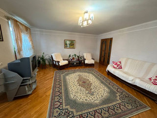 Apartament cu 3 camere, 84 m², Paminteni, Bălți foto 2