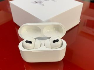 Casti AirPods Pro 750 lei