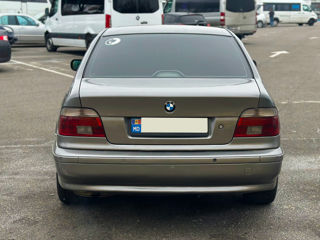 BMW 5 Series foto 7