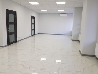 Chirie Spațiu comercial cu amplasare comodă pe Prima Linie la str. Mircea cel Bătrân. фото 4