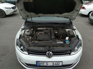 Volkswagen Golf foto 1