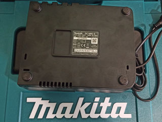 новая зарядка Makita DC18RC S / 7,2 - 18 V = 9 A, оригинальная, для аккумуляторов foto 7