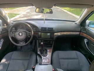 BMW 5 Series foto 8