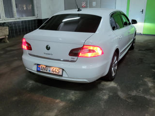 Skoda Superb foto 2