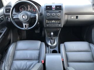 Volkswagen Touran foto 4