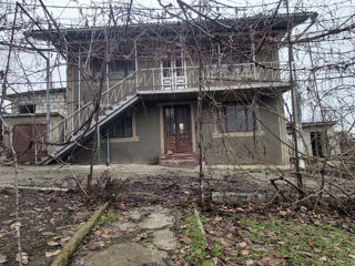 Casa in apropiere de centru Truseni.