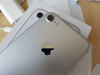 Apple iPhone 7 128GB ( Silver ) foto 2