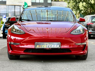 Tesla Model 3 foto 2