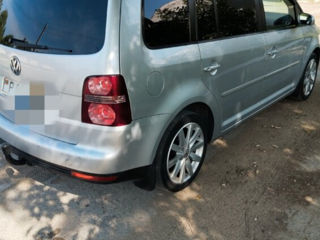 Volkswagen Touran foto 4