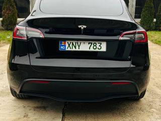 Tesla Model Y foto 6