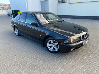 BMW 5 Series foto 3