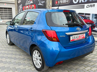 Toyota Yaris foto 8