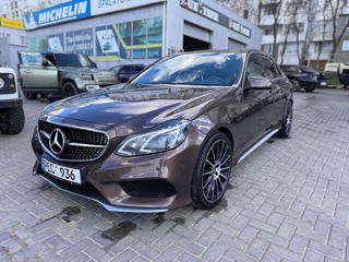 Mercedes E-Class foto 1