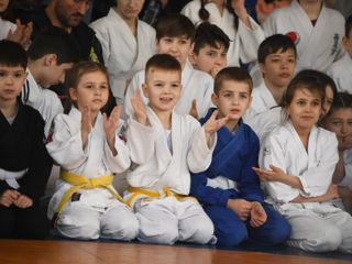 Scoala de Jiu-Jitsu invita copiii si adultii la antrenamente! foto 3