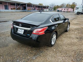 Nissan Altima foto 4