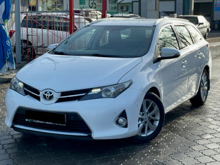 Toyota Auris foto 1