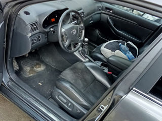 Toyota Avensis foto 3