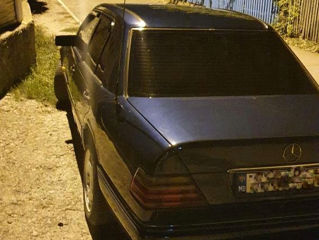 Mercedes Series (W124) foto 4